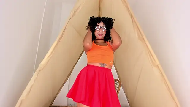 Snapshot of Ariella_Ruiz chatting on October 30, 12:14 pm Ariella Ruiz online show from October 30, 12:14 pm