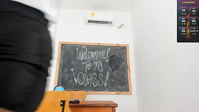 Snapshot of Ariella_Ruiz chatting on November 28, 12:16 pm Ariella Ruiz online show from November 28, 12:16 pm