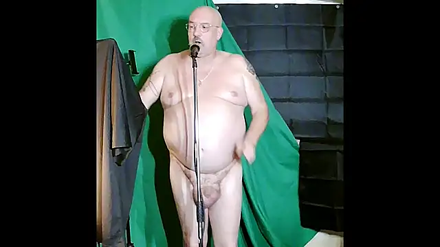 Snapshot of ShamelessMan chatting on October 4, 6:42 pm ShamelessMan online show from October 4, 6:42 pm