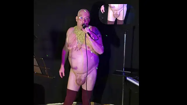 Snapshot of ShamelessMan chatting on December 22, 3:55 pm ShamelessMan online show from December 22, 3:55 pm