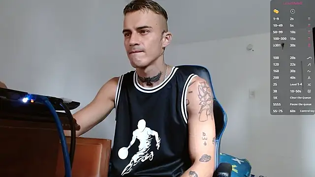 Snapshot of bray_hotboy777 chatting on November 26, 2:06 pm bray hotboy777 online show from November 26, 2:06 pm