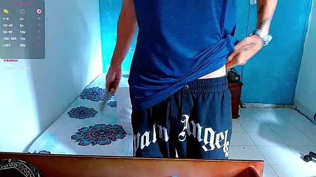 Snapshot of bray_hotboy777 chatting on February 15, 4:12 pm bray hotboy777 online show from February 15, 4:12 pm