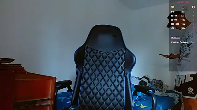 Snapshot of bray_hotboy777 chatting on December 4, 2:27 pm bray hotboy777 online show from December 4, 2:27 pm