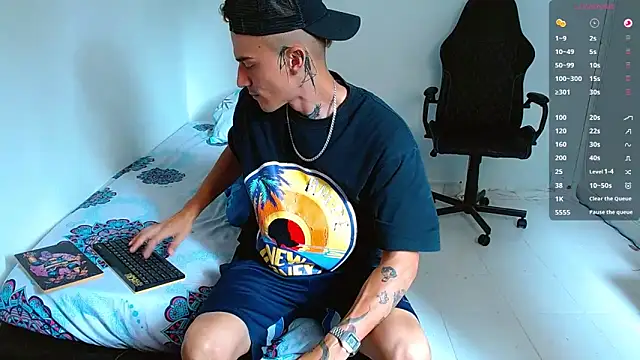 Snapshot of bray_hotboy777 chatting on September 19, 1:59 pm bray hotboy777 online show from September 19, 1:59 pm