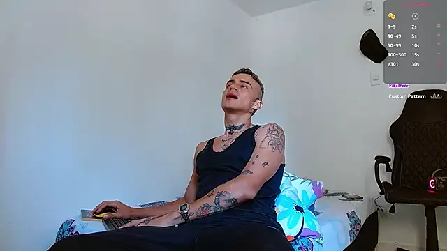 Snapshot of bray_hotboy777 chatting on September 25, 4:35 pm bray hotboy777 online show from September 25, 4:35 pm