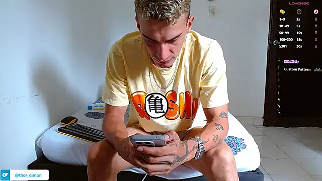 Snapshot of bray_hotboy777 chatting on July 19, 4:37 pm bray hotboy777 online show from July 19, 4:37 pm