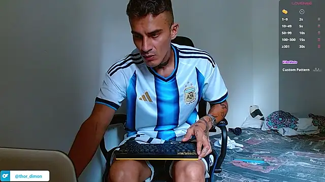 bray hotboy777 online show from April 18, 9:26 pm