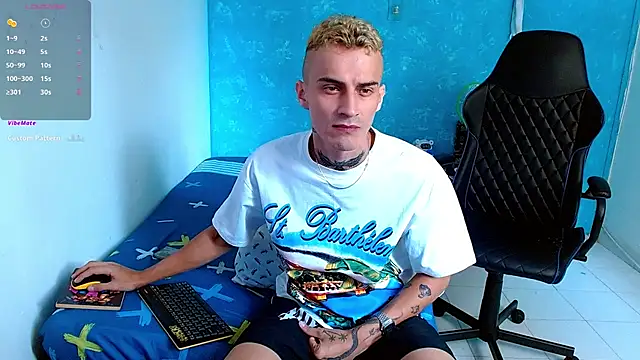 Snapshot of bray_hotboy777 chatting on March 1, 2:34 pm bray hotboy777 online show from March 1, 2:34 pm