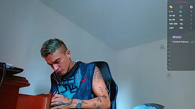 Snapshot of bray_hotboy777 chatting on November 8, 3:15 pm bray hotboy777 online show from November 8, 3:15 pm