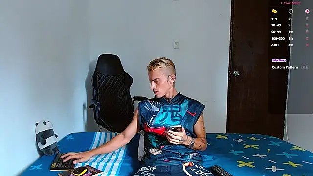 bray hotboy777 online show from December 5, 2:15 pm