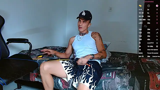 Snapshot of bray_hotboy777 chatting on November 2, 1:49 pm bray hotboy777 online show from November 2, 1:49 pm