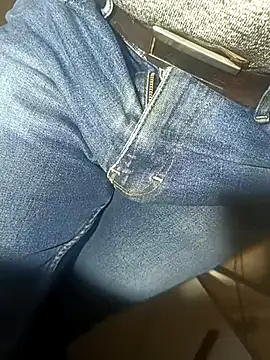 Snapshot of franko1987 chatting on March 18, 4:40 am franko1987 online show from March 18, 4:40 am