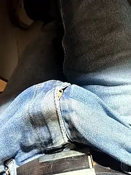 Snapshot of franko1987 chatting on February 18, 6:11 am franko1987 online show from February 18, 6:11 am