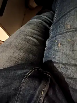 Snapshot of franko1987 chatting on February 27, 4:45 am franko1987 online show from February 27, 4:45 am