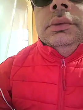 Snapshot of franko1987 chatting on February 7, 5:04 am franko1987 online show from February 7, 5:04 am