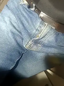 Snapshot of franko1987 chatting on March 9, 5:33 am franko1987 online show from March 9, 5:33 am