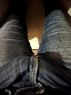 Snapshot of franko1987 chatting on February 22, 5:54 am franko1987 online show from February 22, 5:54 am