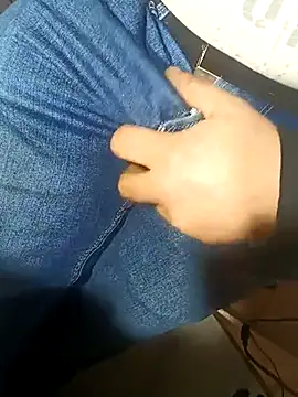 Snapshot of franko1987 chatting on March 3, 5:26 am franko1987 online show from March 3, 5:26 am