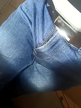 Snapshot of franko1987 chatting on March 10, 5:33 am franko1987 online show from March 10, 5:33 am