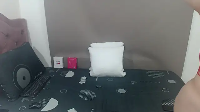 kimberlyjamexxx online show from May 15, 2:09 am