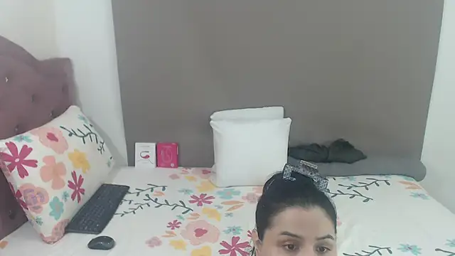 Snapshot of kimberlyjamexxx chatting on June 2, 2:11 am kimberlyjamexxx online show from June 2, 2:11 am