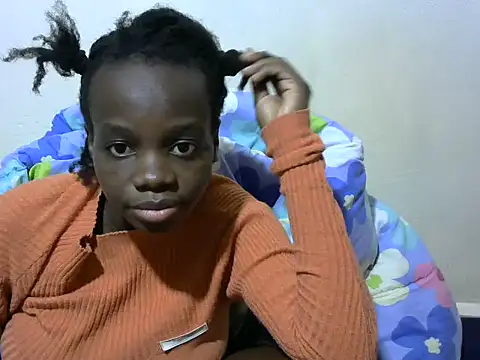 Snapshot of Thicky_kyla chatting on July 7, 6:33 pm Thicky kyla online show from July 7, 6:33 pm