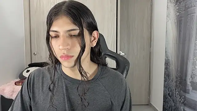 Snapshot of gabriel__manson chatting on January 11, 5:14 am gabriel manson online show from January 11, 5:14 am