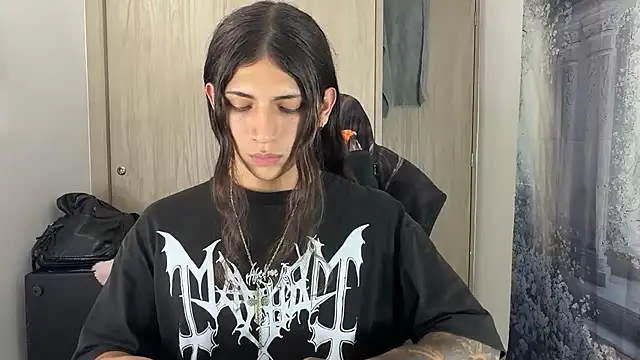 Snapshot of gabriel__manson chatting on November 29, 12:33 am gabriel manson online show from November 29, 12:33 am