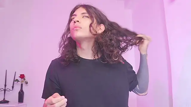 Snapshot of gabriel__manson chatting on January 18, 5:15 pm gabriel manson online show from January 18, 5:15 pm