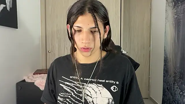 Snapshot of gabriel__manson chatting on November 19, 11:05 pm gabriel manson online show from November 19, 11:05 pm