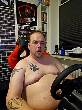 PupW0lfy online show from March 18, 7:01 pm