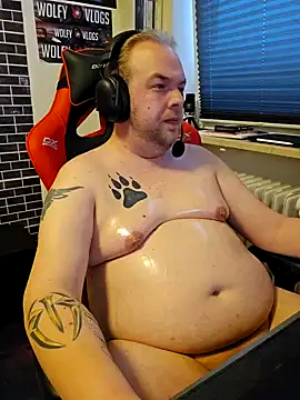 PupW0lfy online show from February 3, 3:49 pm