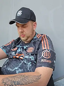 PupW0lfy online show from September 15, 10:15 am