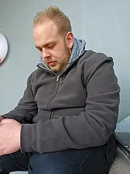 PupW0lfy online show from January 22, 11:23 am