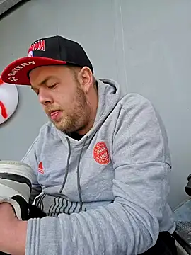 PupW0lfy online show from January 24, 11:26 am