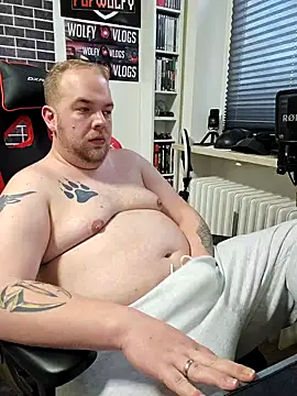 PupW0lfy online show from January 7, 3:23 pm