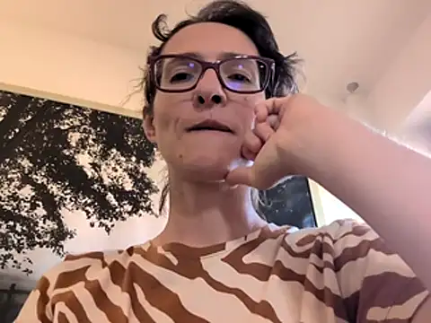 Snapshot of Milky_hairy_mommy chatting on June 27, 2:45 pm Milky hairy mommy online show from June 27, 2:45 pm