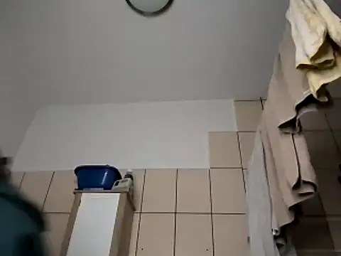 Milky hairy mommy online show from November 24, 9:15 pm