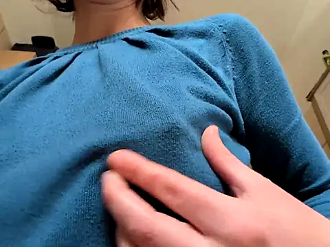 Milky hairy mommy online show from October 2, 8:50 am