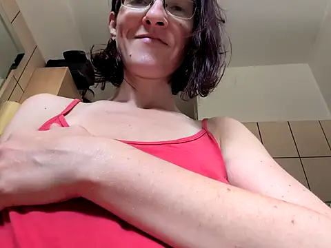 Milky hairy mommy online show from September 12, 8:36 am