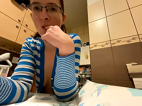 Milky hairy mommy online show from October 11, 6:31 pm