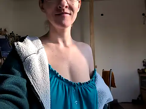 Milky hairy mommy online show from March 12, 7:13 am