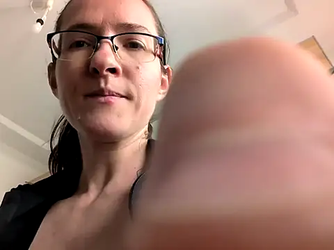 Milky hairy mommy online show from March 18, 10:07 am