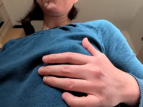 Milky hairy mommy online show from October 1, 8:08 am