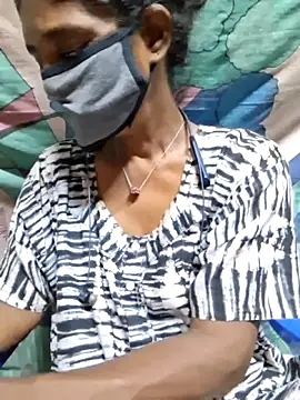 Snapshot of Tamil--Rani chatting on November 7, 1:04 pm Tamil--Rani online show from November 7, 1:04 pm