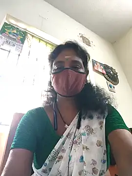 Snapshot of Tamil--Rani chatting on February 14, 7:07 am Tamil--Rani online show from February 14, 7:07 am