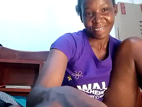 Snapshot of Claris2 chatting on November 24, 7:58 pm Claris2 online show from November 24, 7:58 pm