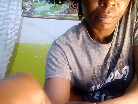 Snapshot of Claris2 chatting on October 3, 8:21 pm Claris2 online show from October 3, 8:21 pm