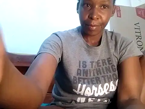 Snapshot of Claris2 chatting on November 26, 8:53 pm Claris2 online show from November 26, 8:53 pm