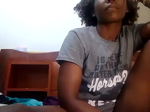 Snapshot of Claris2 chatting on October 8, 8:42 pm Claris2 online show from October 8, 8:42 pm